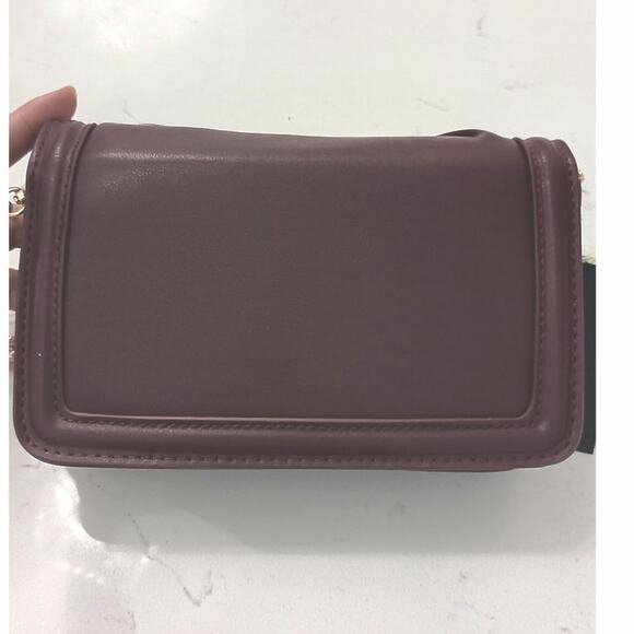 NWT Badgley Mitshka Plum Crossbody Gold chain 9.5x6.5 inches. Regencycore, Chic - Picture 4 of 11